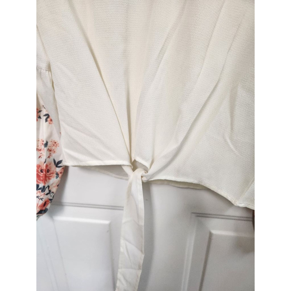 PattPat Blouse White & Floral - Picture 3 of 5